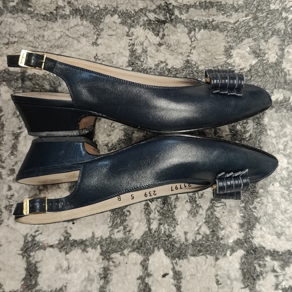 Salvatore Farragamo sling back wedge size 5 - Picture 3 of 7